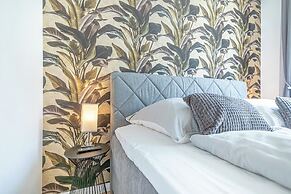 1BR 1LR 9 Min Center King Bed Metro