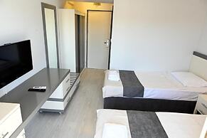 HOTEL ROXX ROYAL