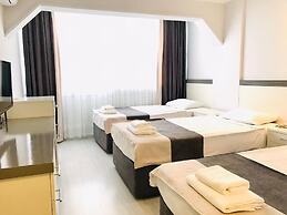 HOTEL ROXX ROYAL