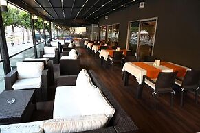HOTEL ROXX ROYAL
