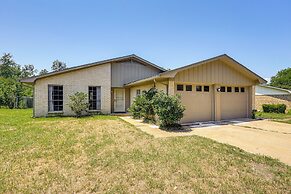 3 Mi to Dtwn Temple: Group-ready Home w/ Yard