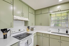 3 Mi to Dtwn Temple: Group-ready Home w/ Yard