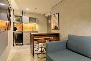 Luxury Stay Steps from Praia Brava