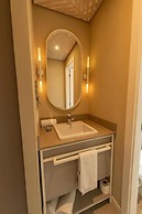 Luxury Stay Steps from Praia Brava