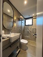 Luxury Stay Steps from Praia Brava