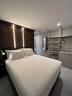 Luxury Stay Steps from Praia Brava