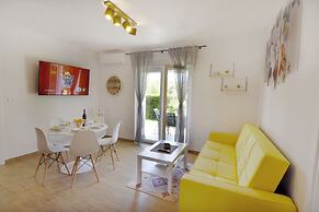 Relaxing Holiday Home With Shared Pool