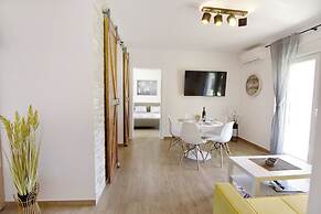 Relaxing Holiday Home With Shared Pool