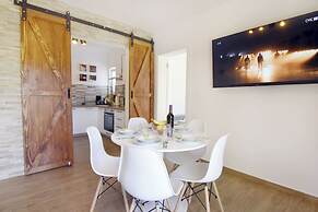 Relaxing Holiday Home With Shared Pool