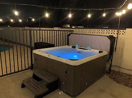 Desert Oasis in Mesa- Poolside & Hot Tub