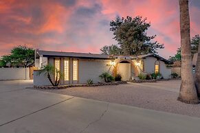 Desert Oasis in Mesa- Poolside & Hot Tub