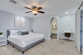 Desert Oasis in Mesa- Poolside & Hot Tub