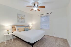 Desert Oasis in Mesa- Poolside & Hot Tub