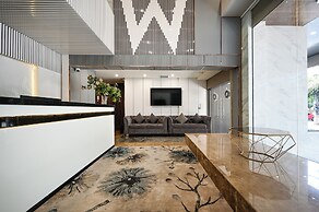 The Moon 1 Hotel