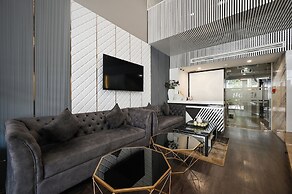 The Moon 1 Hotel
