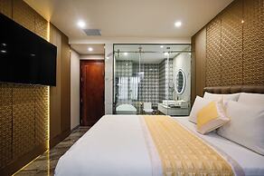 The Moon 1 Hotel