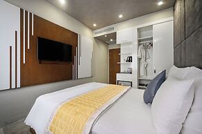 The Moon 1 Hotel