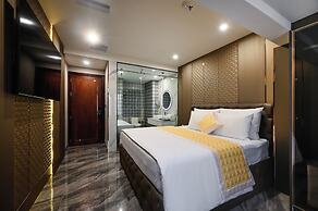 The Moon 1 Hotel