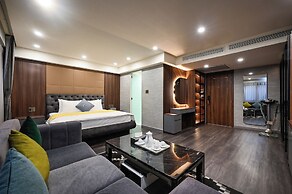 The Moon 1 Hotel