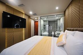 The Moon 1 Hotel
