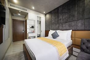 The Moon 1 Hotel