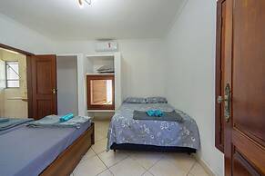 Casa c Piscina e Churrasqueira em Condom nio