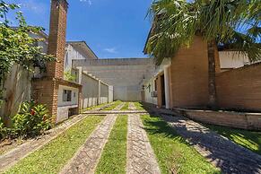 Casa c Piscina e Churrasqueira em Condom nio
