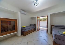 Casa c Piscina e Churrasqueira em Condom nio