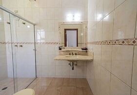 Casa c Piscina e Churrasqueira em Condom nio