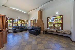 Casa c Piscina e Churrasqueira em Condom nio