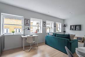 Chic 1BR Close to Tower & Thames