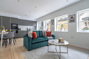 Chic 1BR Close to Tower & Thames