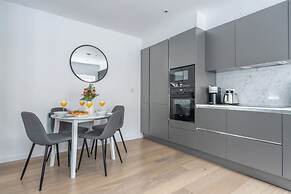 Chic 1BR Close to Tower & Thames