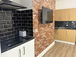Blackpool - Apartment - Sleeps 6- Coastal Stay