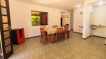 Casa com Jacuzzi Piscina e Garagem em Jacu pe