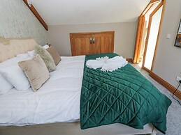 Rose Apartment - Gower