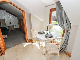 Rose Apartment - Gower