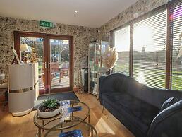 Rose Apartment - Gower
