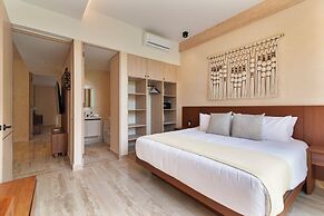 Corasol Modern Apt with Terrace