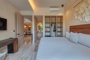 Corasol Modern Apt with Terrace