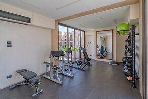 Corasol Modern Apt with Terrace