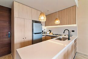 Corasol Modern Apt with Terrace