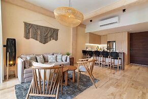 Corasol Modern Apt with Terrace