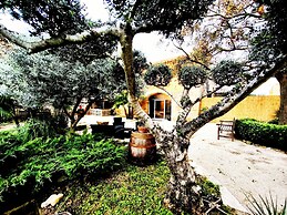 Mas de Castille Guest House