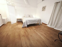 Mas de Castille Guest House