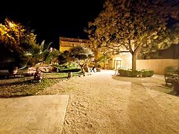 Mas de Castille Guest House