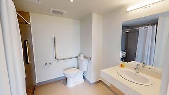 Oak House Residence