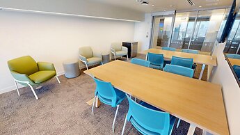 Oak House Residence