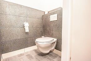 Comfy 1BR 1LR Apt Donaustadt Zones
