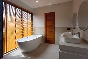 3BR Pool Villa withBBQ Near Beaches V279